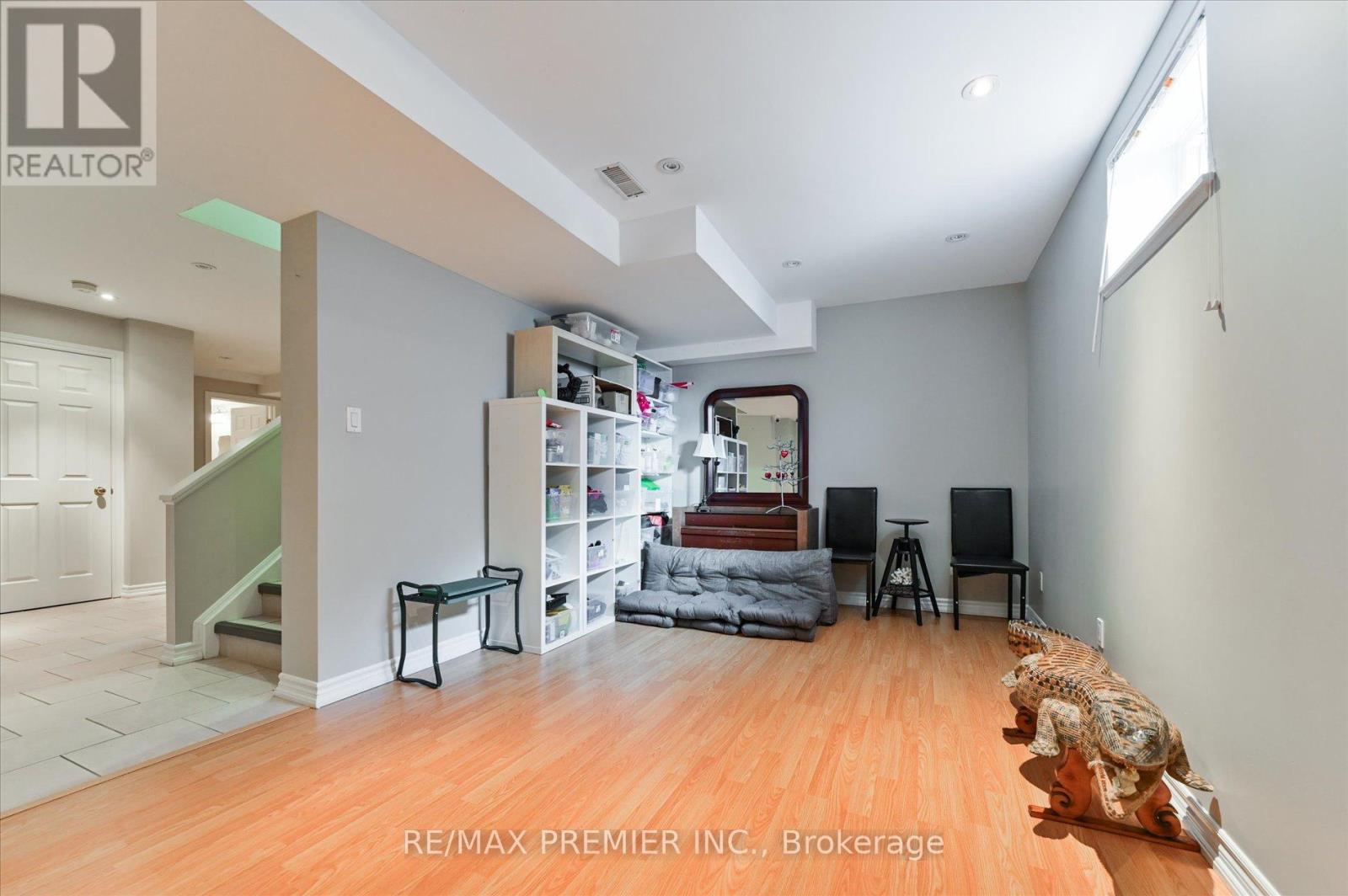 581 Wycliffe Avenue, Vaughan, Ontario  L4L 8S8 - Photo 16 - N12739752