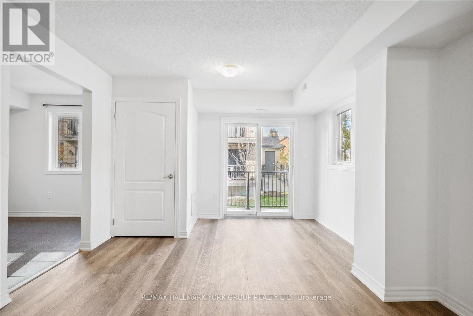 8 - 27 Madelaine Drive, Barrie (Painswick South), Ontario  L9J 0G8 - Photo 4 - S12739626