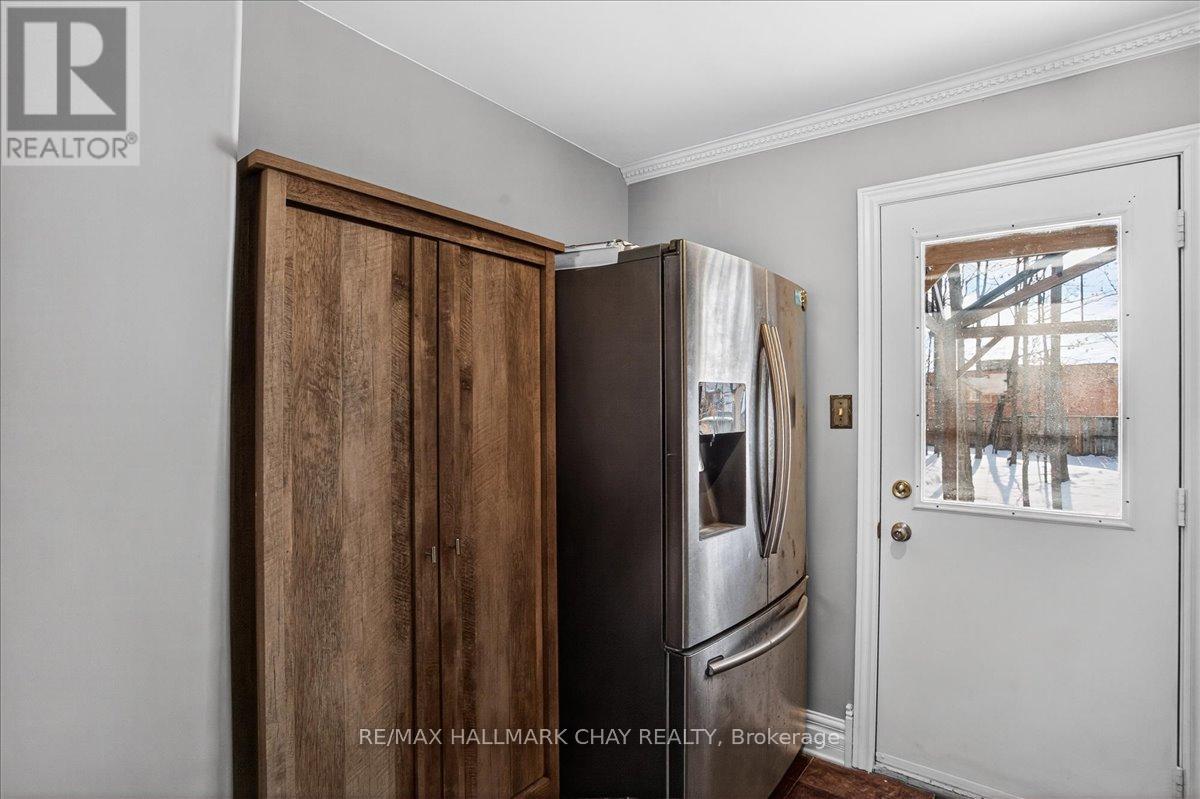 8 Chestnut Court, Barrie (Cundles East), Ontario  L4M 6K8 - Photo 12 - S12739738