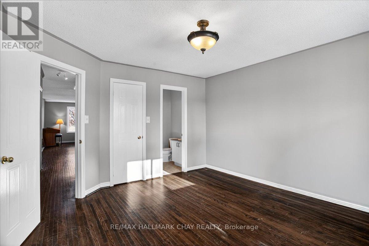 8 Chestnut Court, Barrie (Cundles East), Ontario  L4M 6K8 - Photo 16 - S12739738