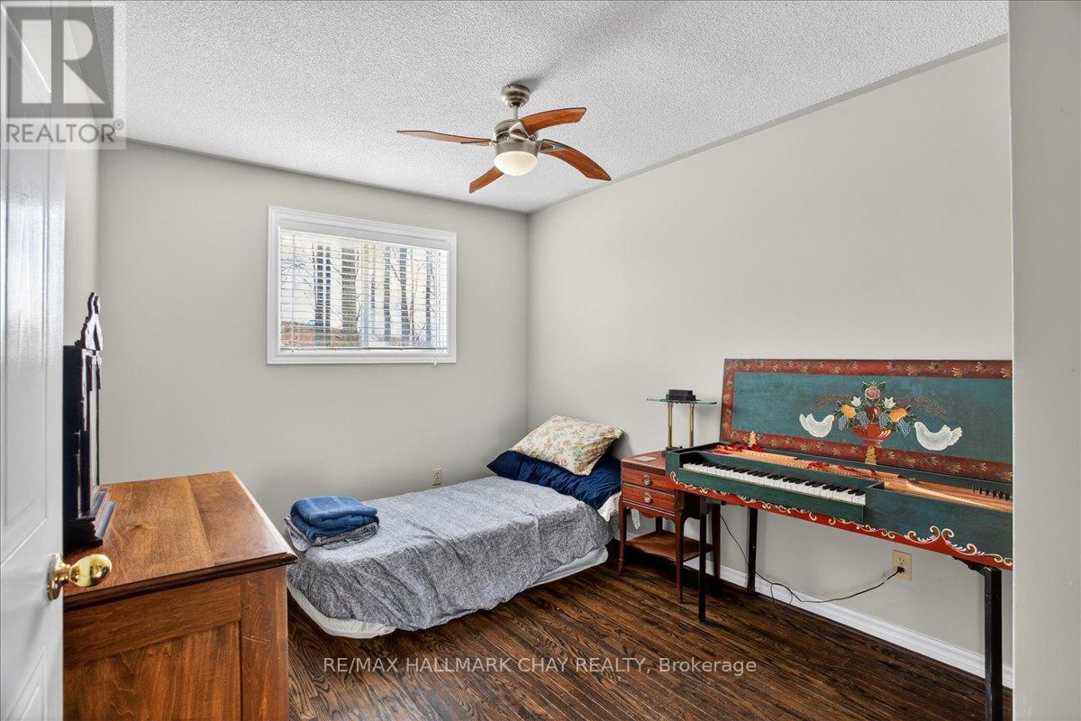 8 Chestnut Court, Barrie (Cundles East), Ontario  L4M 6K8 - Photo 19 - S12739738