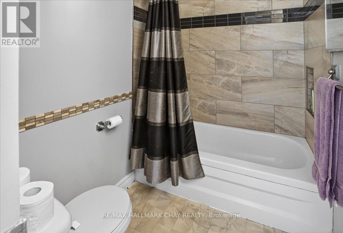 8 Chestnut Court, Barrie (Cundles East), Ontario  L4M 6K8 - Photo 22 - S12739738