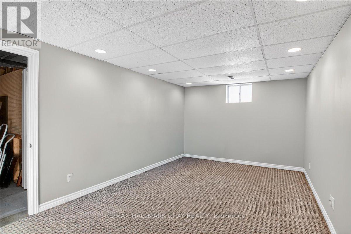 8 Chestnut Court, Barrie (Cundles East), Ontario  L4M 6K8 - Photo 29 - S12739738