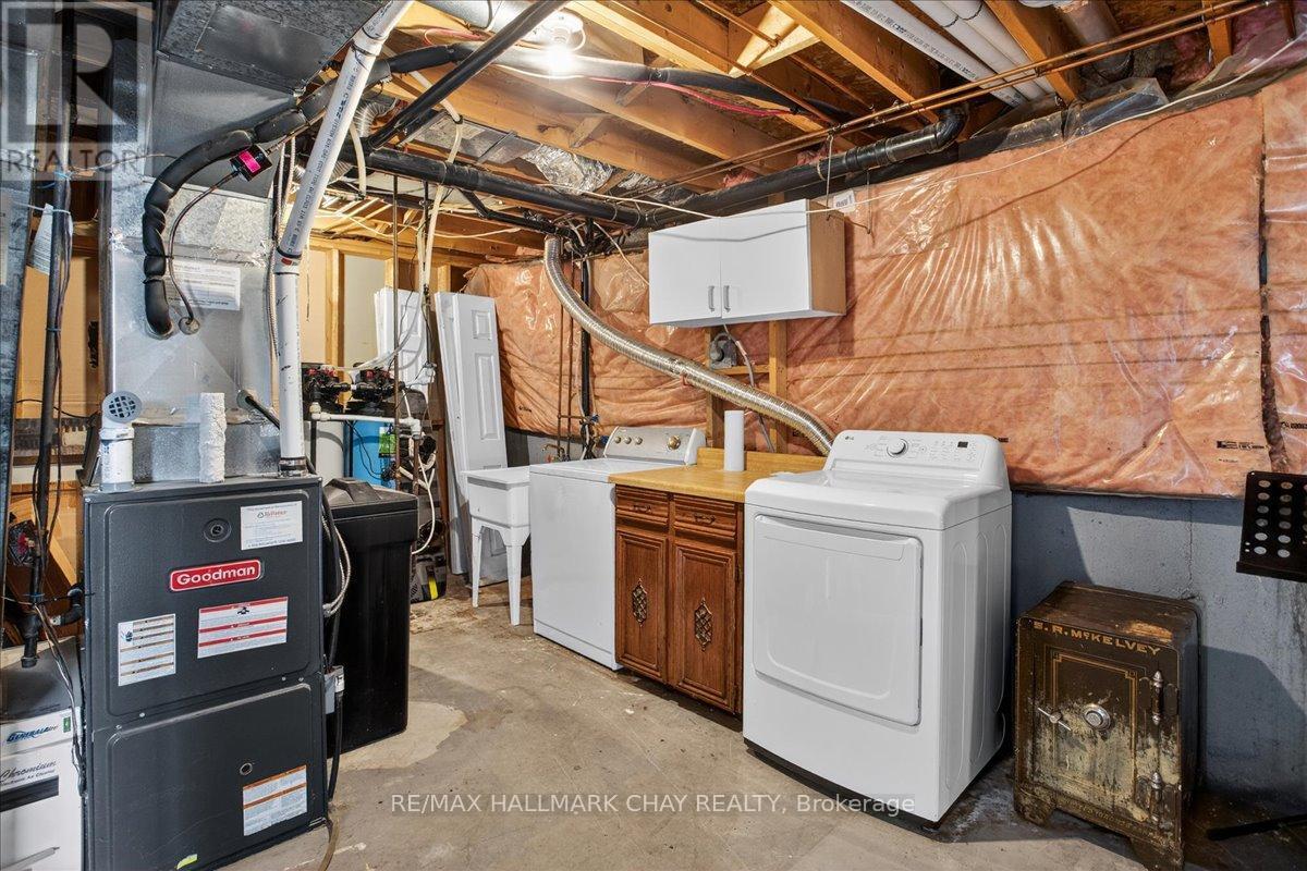 8 Chestnut Court, Barrie (Cundles East), Ontario  L4M 6K8 - Photo 33 - S12739738