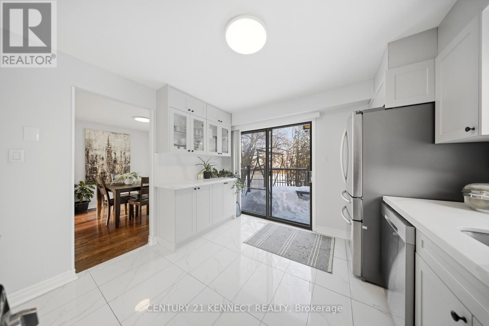 22 Norma Crescent, Brampton, Ontario  L6S 4H2 - Photo 12 - W12739618