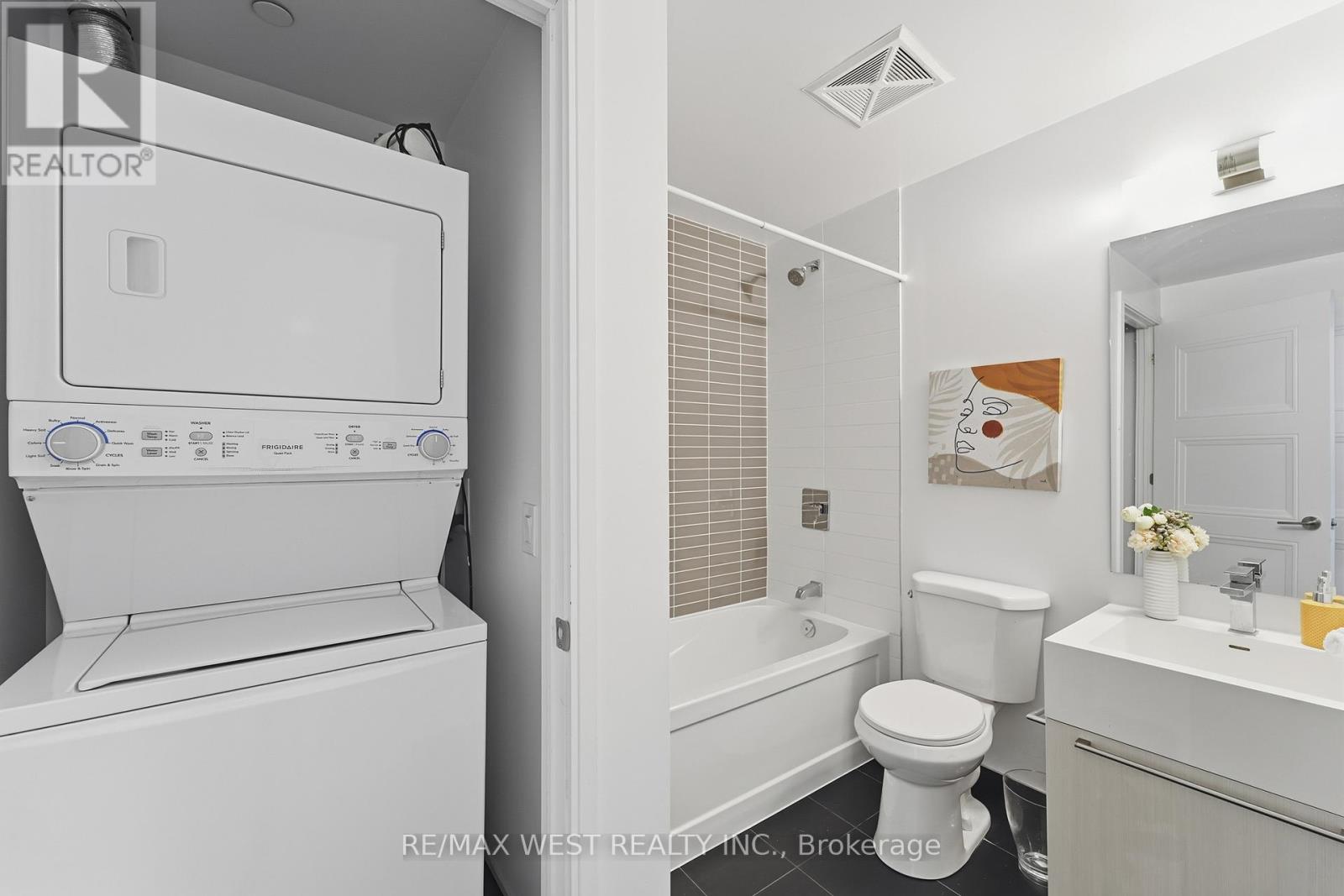 306 - 25 Neighbourhood Lane, Toronto, Ontario  M8Y 0C4 - Photo 18 - W12739646