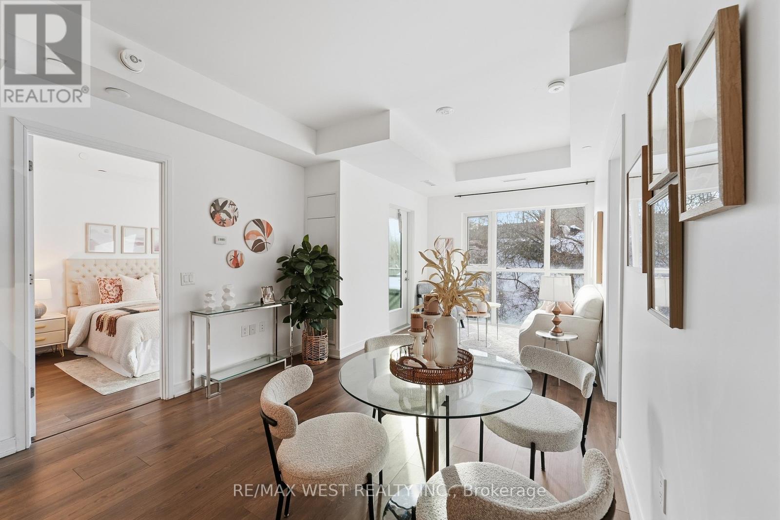 306 - 25 Neighbourhood Lane, Toronto, Ontario  M8Y 0C4 - Photo 2 - W12739646