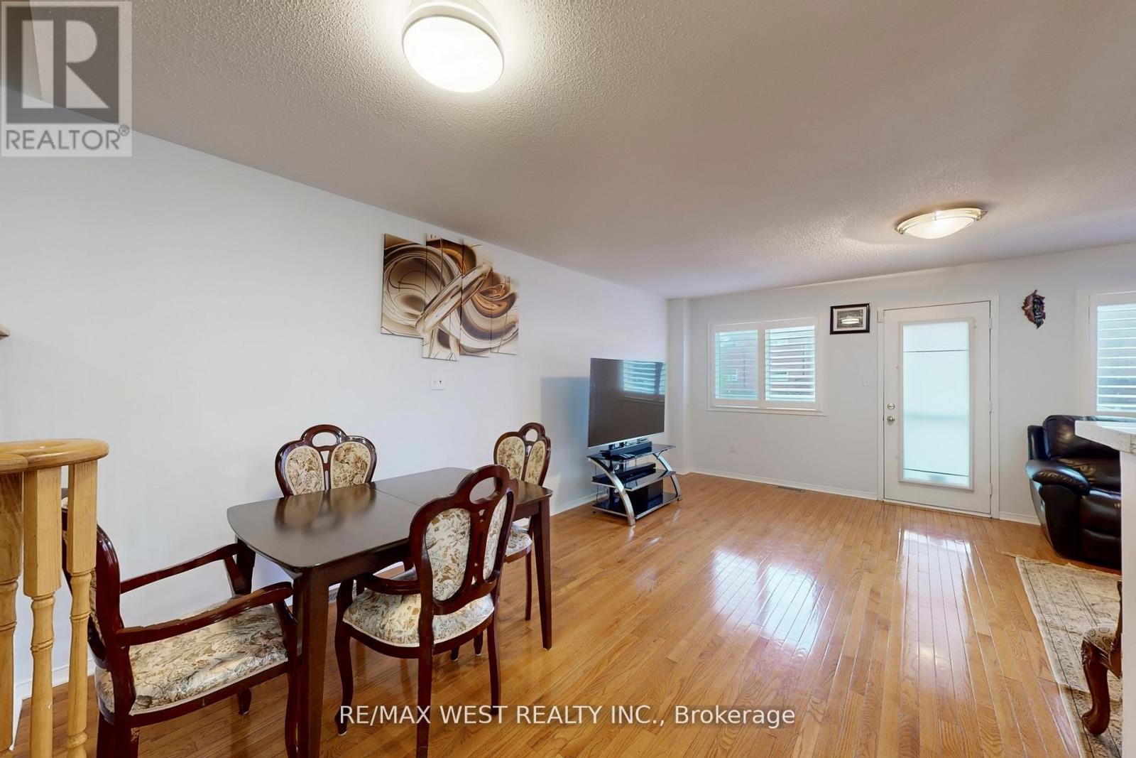 40 San Gabriele Place, Toronto, Ontario  M9L 3A4 - Photo 17 - W12739684