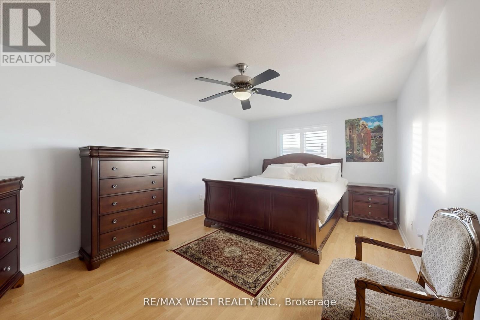 40 San Gabriele Place, Toronto, Ontario  M9L 3A4 - Photo 24 - W12739684