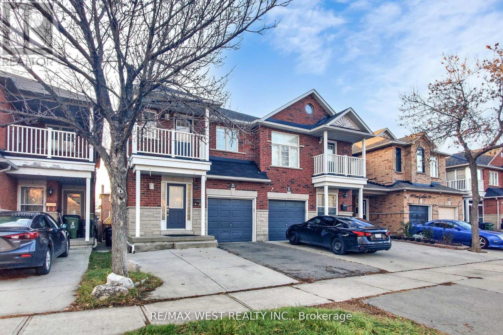 40 San Gabriele Place, Toronto, Ontario  M9L 3A4 - Photo 3 - W12739684