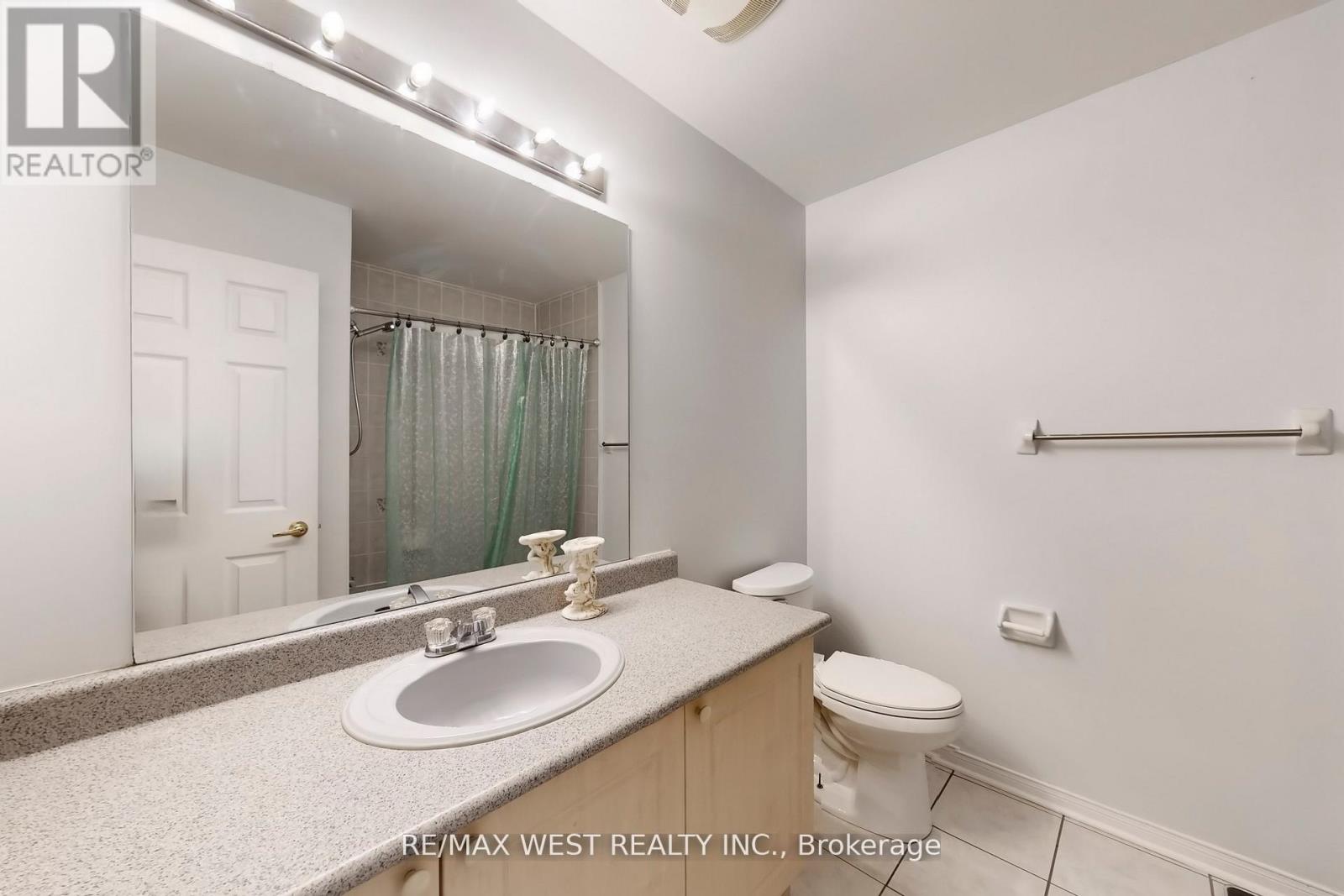 40 San Gabriele Place, Toronto, Ontario  M9L 3A4 - Photo 35 - W12739684