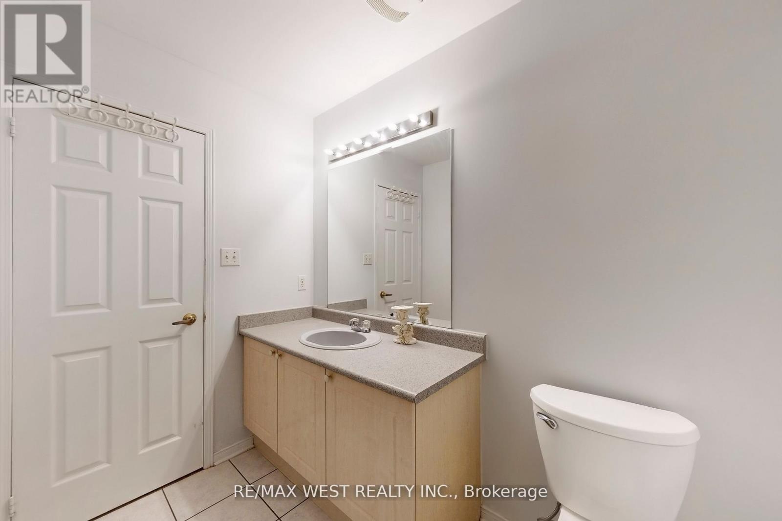 40 San Gabriele Place, Toronto, Ontario  M9L 3A4 - Photo 36 - W12739684