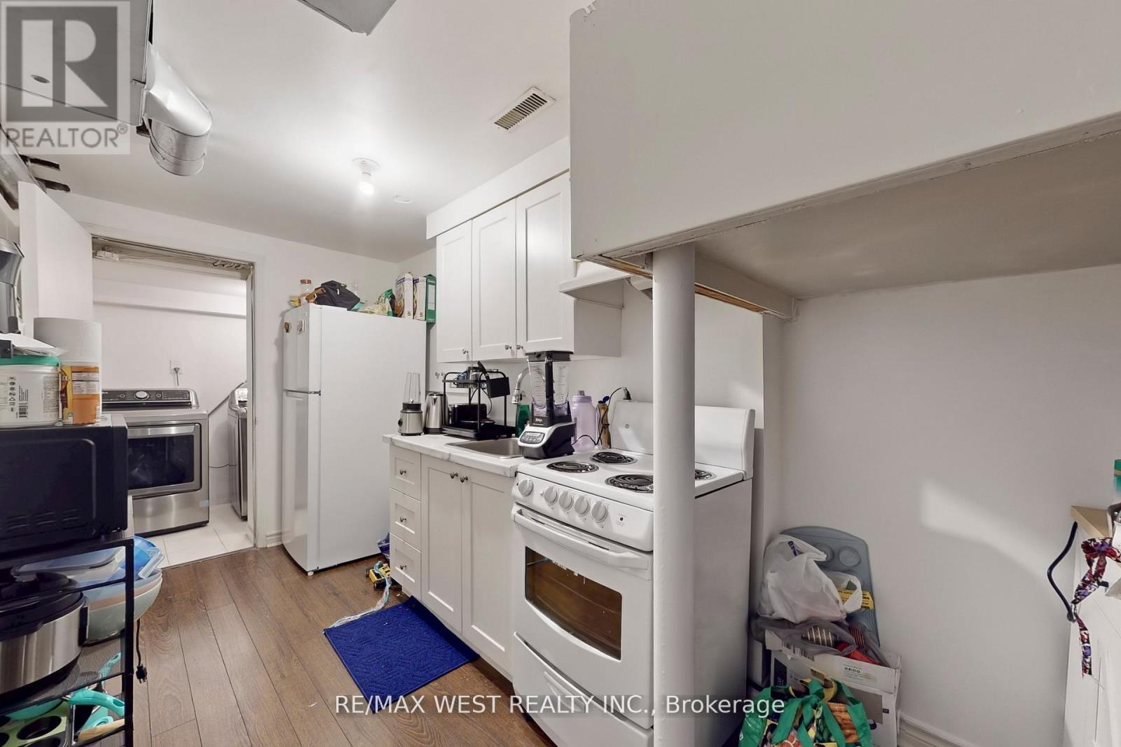 40 San Gabriele Place, Toronto, Ontario  M9L 3A4 - Photo 41 - W12739684