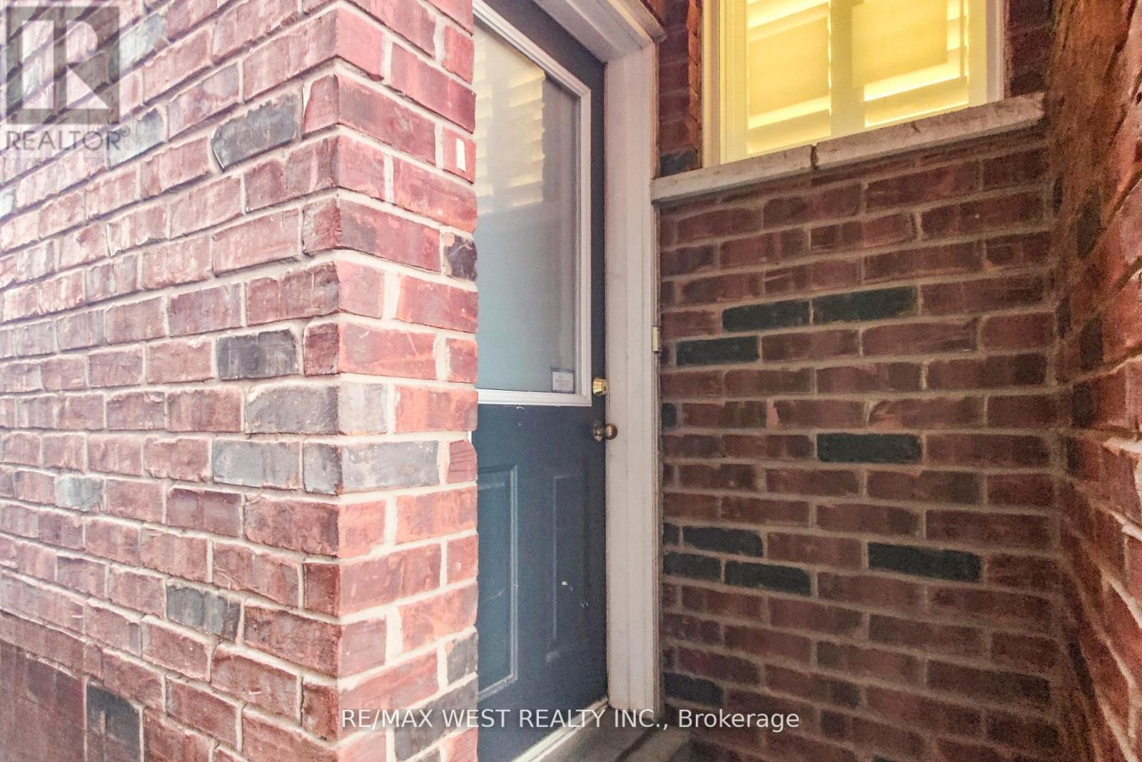 40 San Gabriele Place, Toronto, Ontario  M9L 3A4 - Photo 50 - W12739684