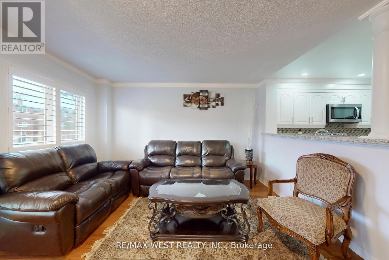 40 San Gabriele Place, Toronto, Ontario  M9L 3A4 - Photo 6 - W12739684