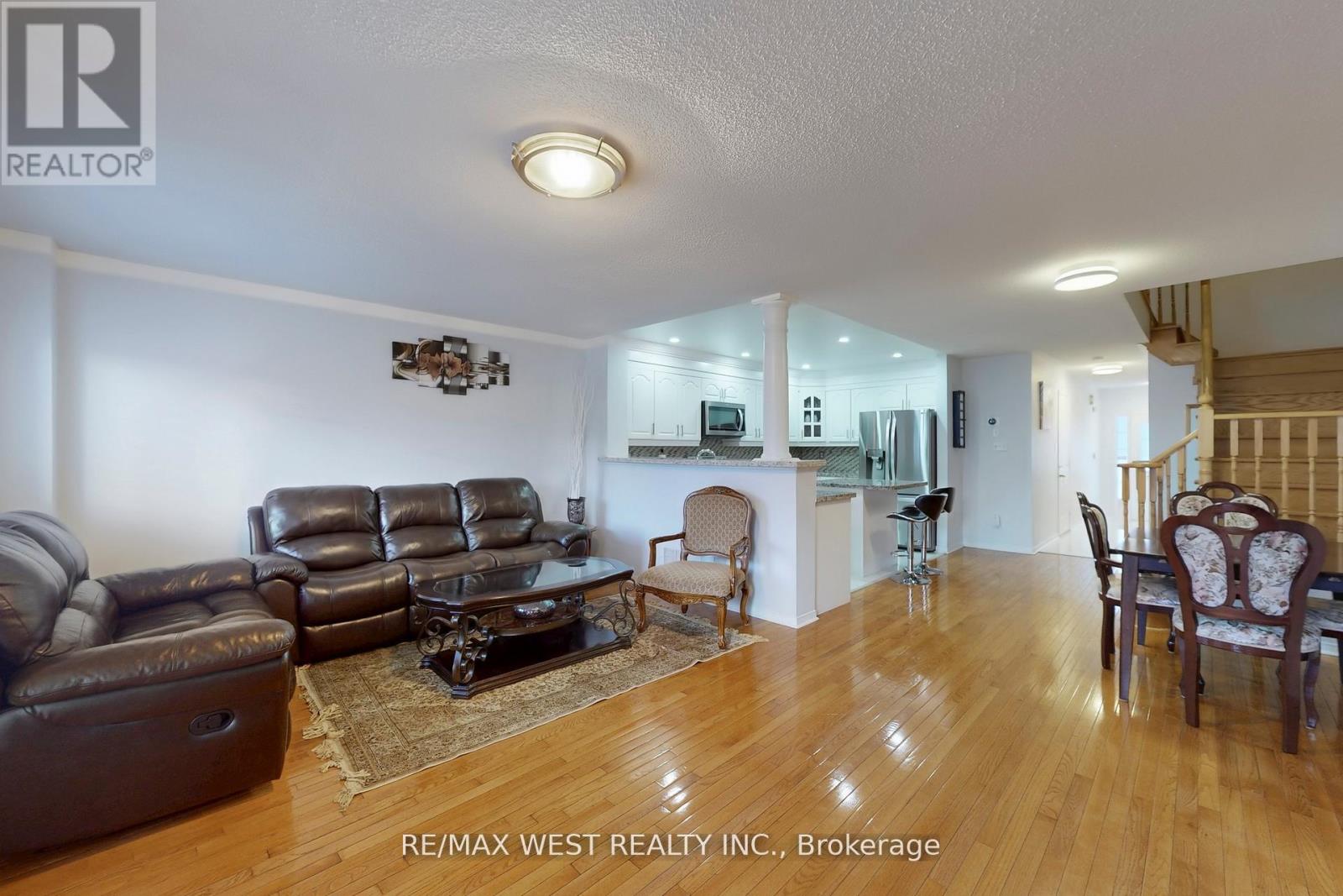 40 San Gabriele Place, Toronto, Ontario  M9L 3A4 - Photo 7 - W12739684