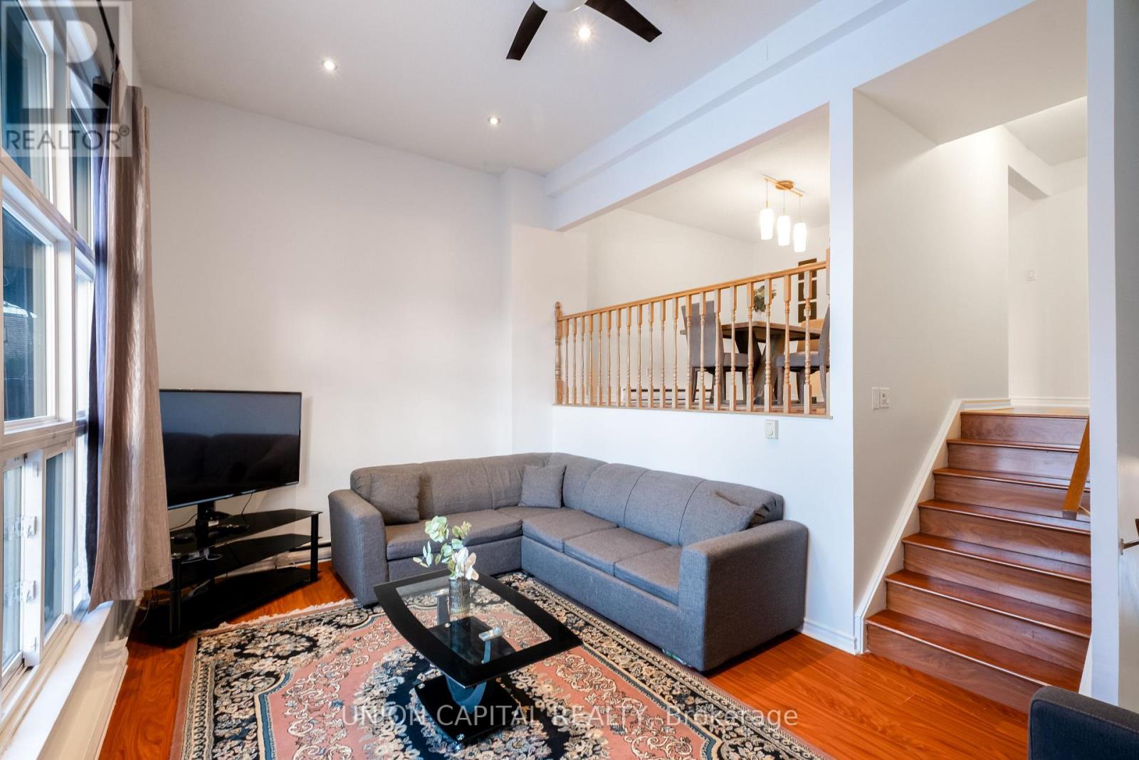 9 Briar Path, Brampton, Ontario  L6T 2A2 - Photo 2 - W12739706