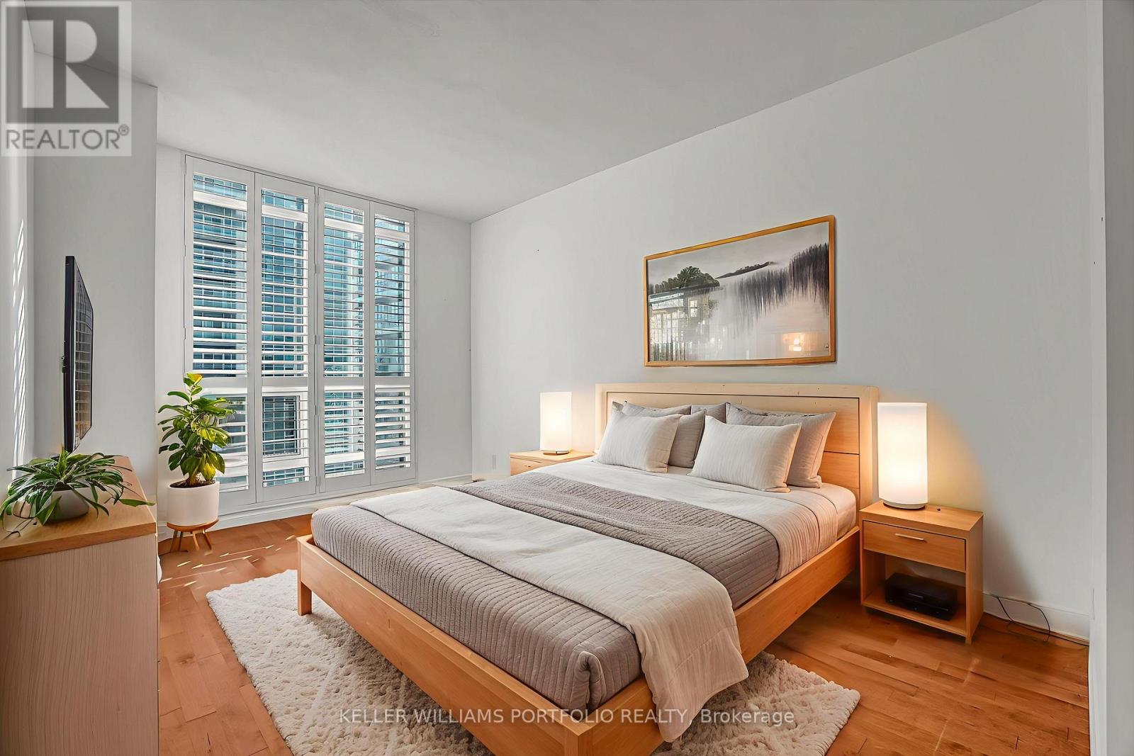 Ph7 - 185 Legion Road N, Toronto, Ontario  M8Y 0A1 - Photo 14 - W12739726