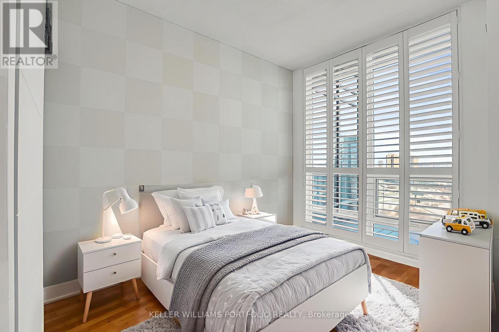 Ph7 - 185 Legion Road N, Toronto, Ontario  M8Y 0A1 - Photo 18 - W12739726