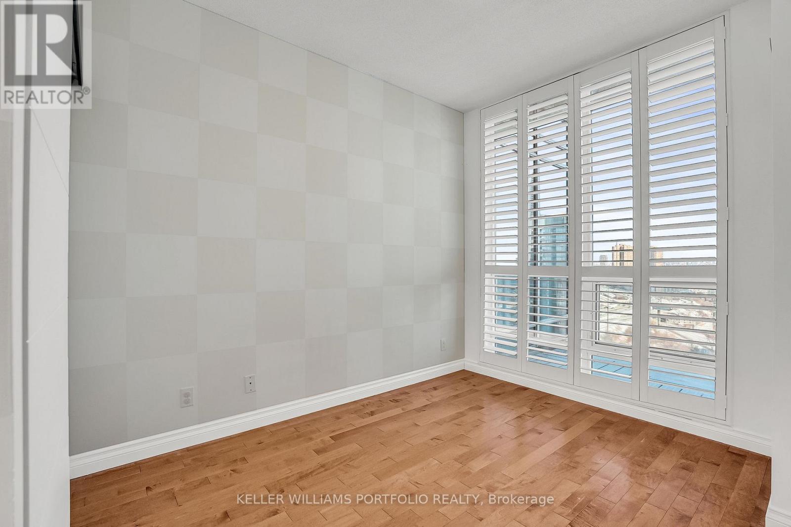 Ph7 - 185 Legion Road N, Toronto, Ontario  M8Y 0A1 - Photo 19 - W12739726