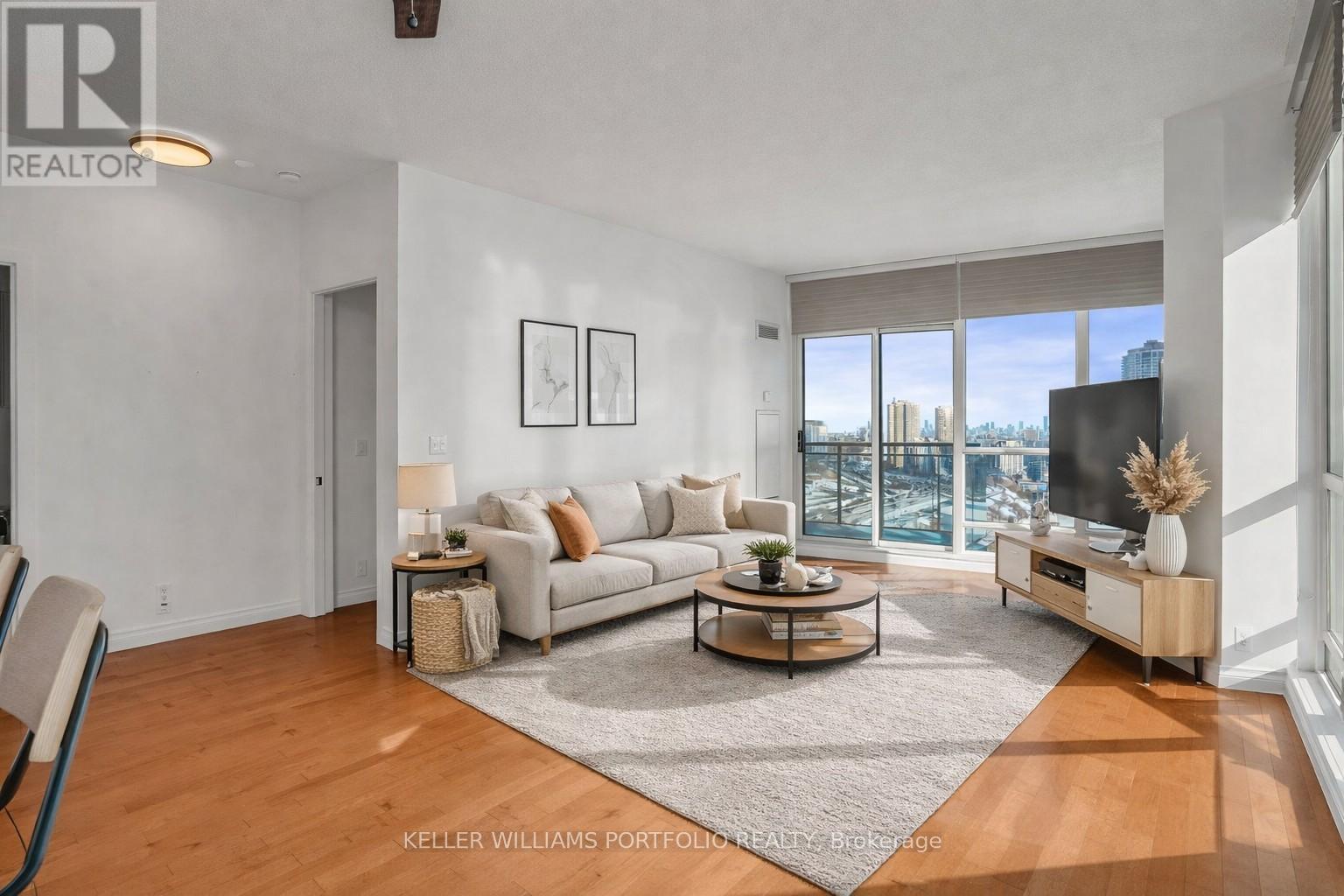 Ph7 - 185 Legion Road N, Toronto, Ontario  M8Y 0A1 - Photo 3 - W12739726