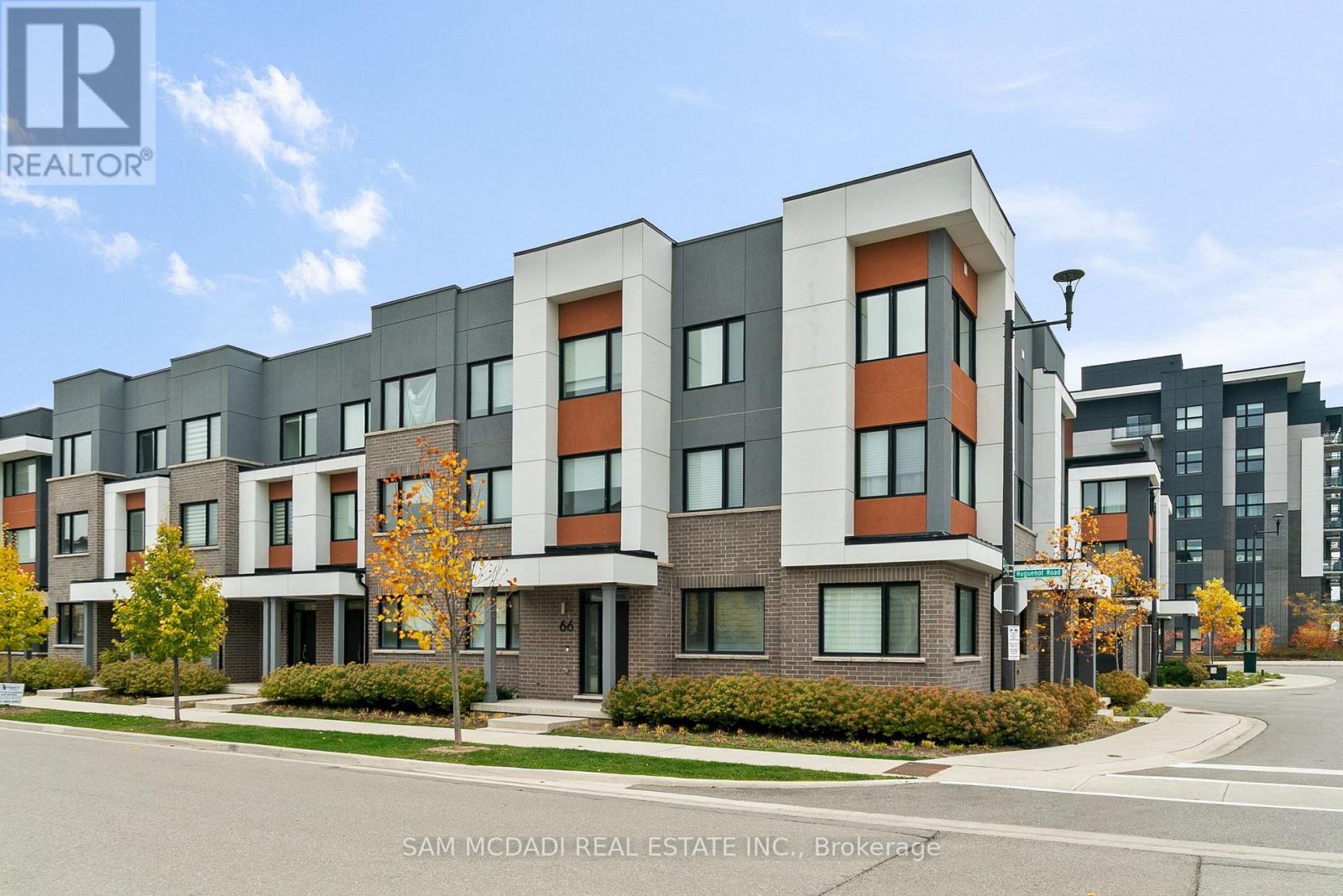 70 HUGUENOT ROAD, Oakville, Ontario