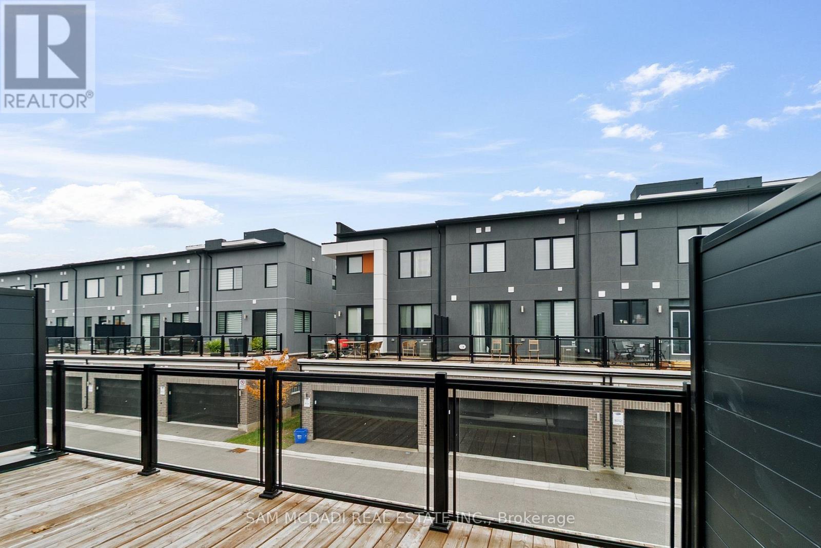 70 Huguenot Road, Oakville, Ontario  L6H 0X4 - Photo 26 - W12739734