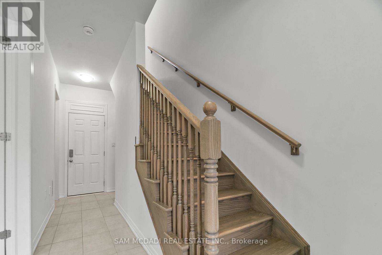 70 Huguenot Road, Oakville, Ontario  L6H 0X4 - Photo 34 - W12739734