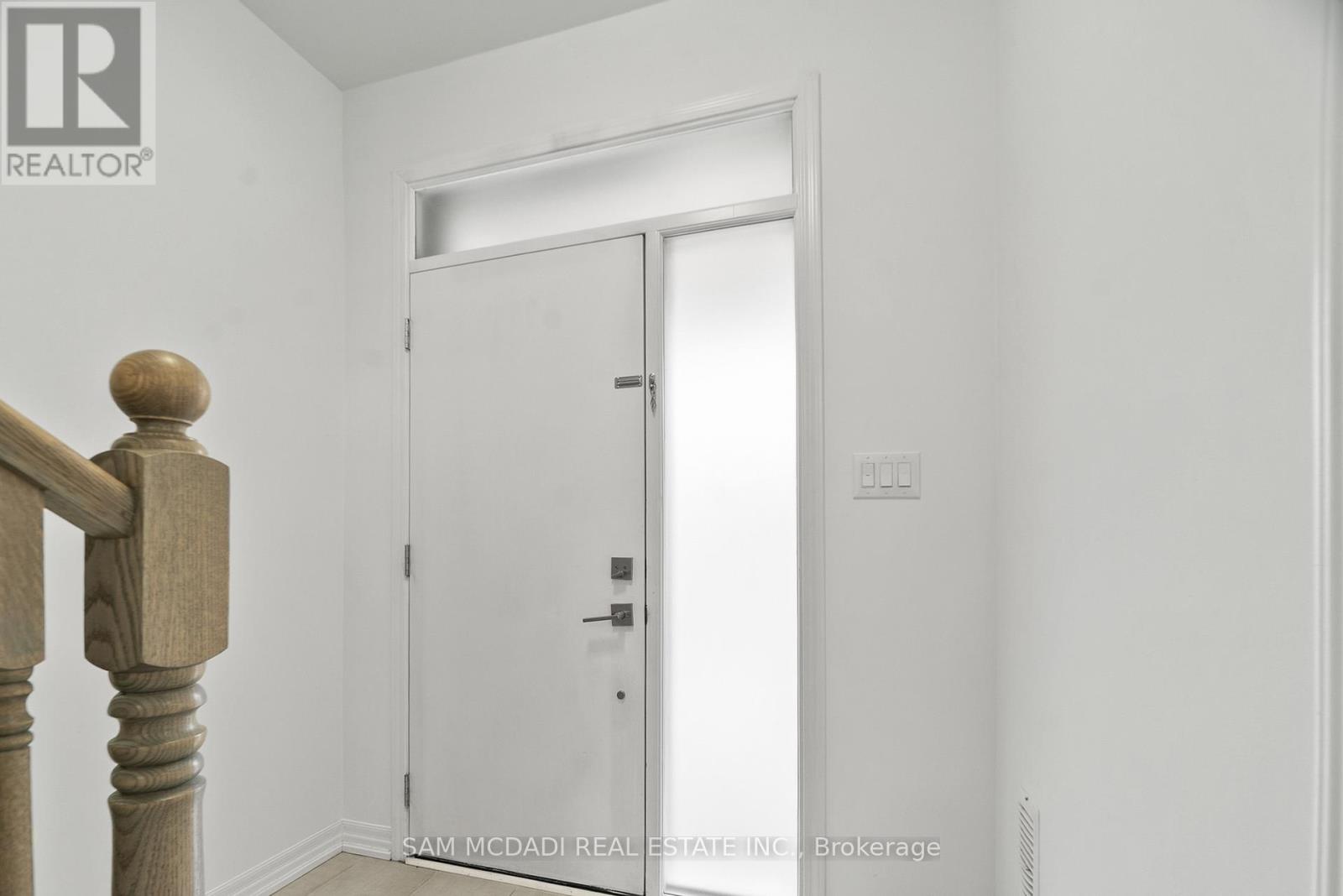 70 Huguenot Road, Oakville, Ontario  L6H 0X4 - Photo 39 - W12739734