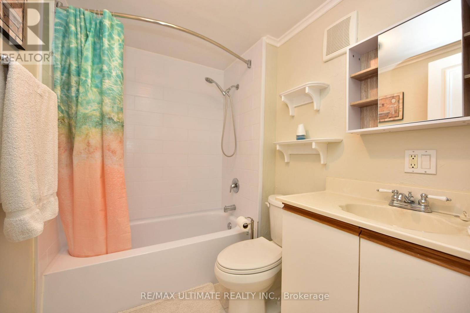 Main Floor - 132 Spears Street, Toronto, Ontario  M6N 3X7 - Photo 8 - W12739744