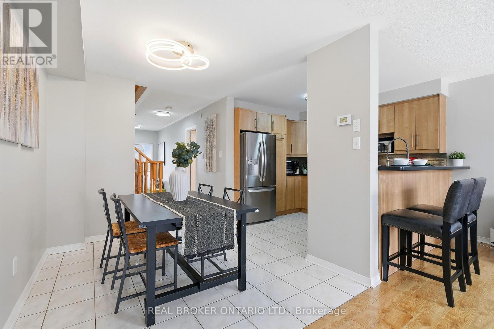 133 Rockgarden Trail, Brampton, Ontario  L6R 3N2 - Photo 8 - W12739748