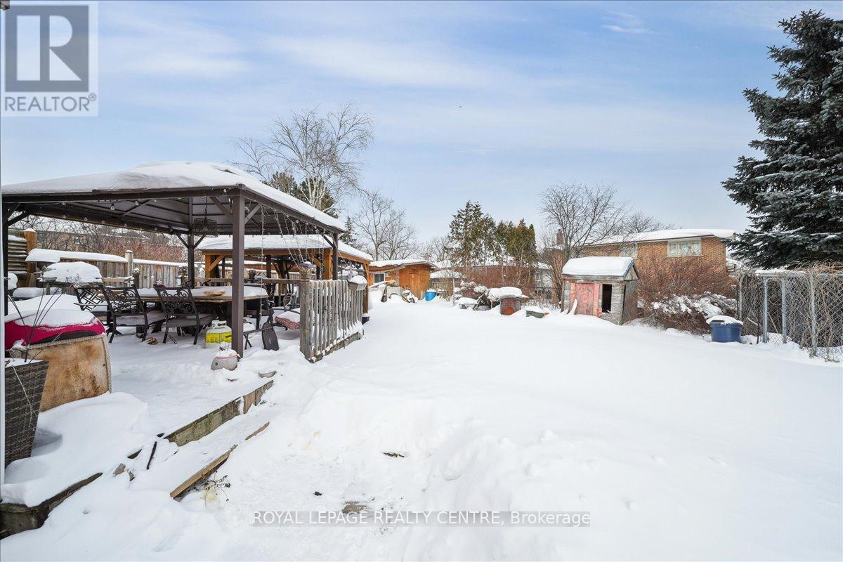 8 Judith Crescent, Brampton, Ontario  L6S 3J4 - Photo 20 - W12739762