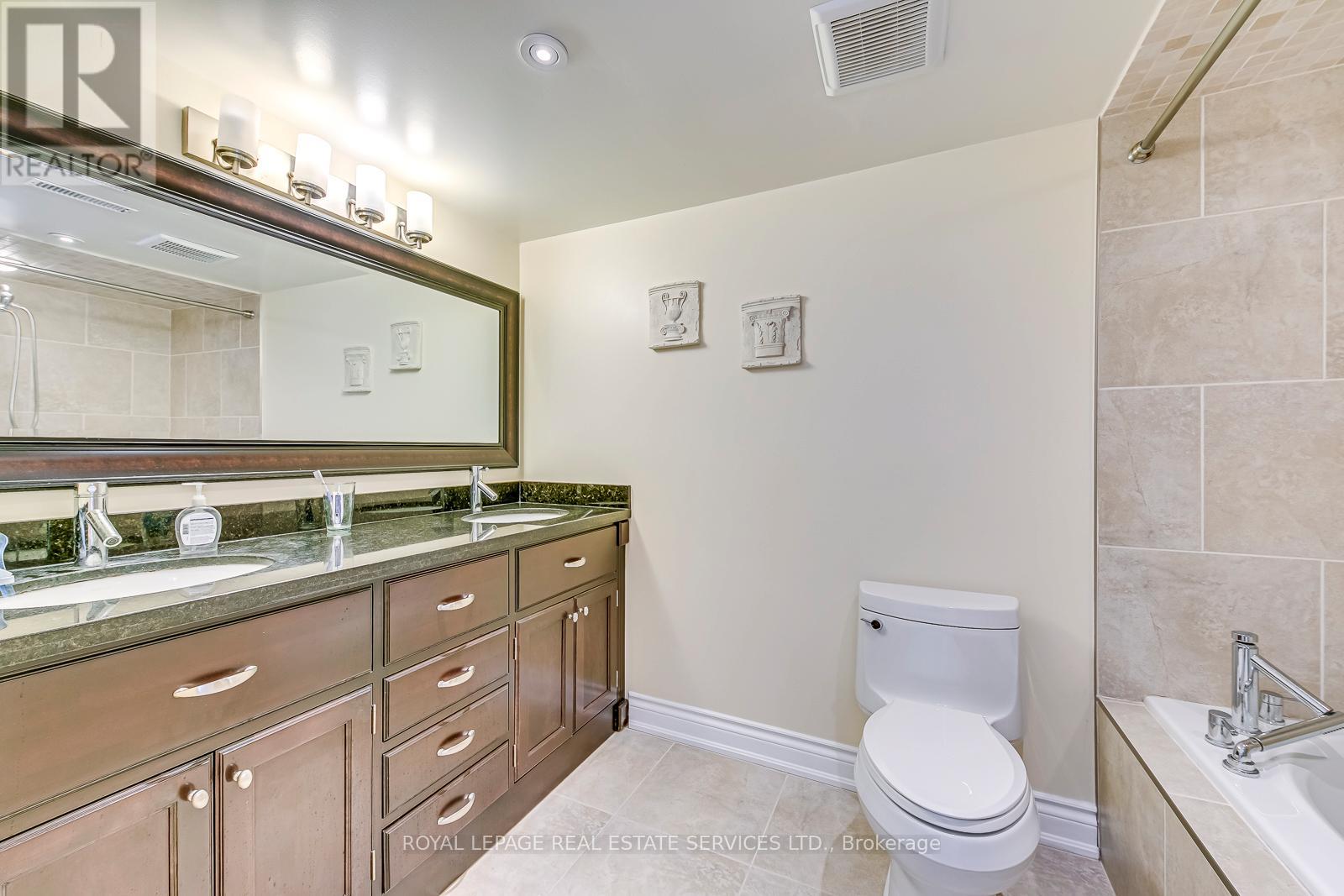 172 Arichat Road, Oakville, Ontario  L6J 5N4 - Photo 34 - W12739836