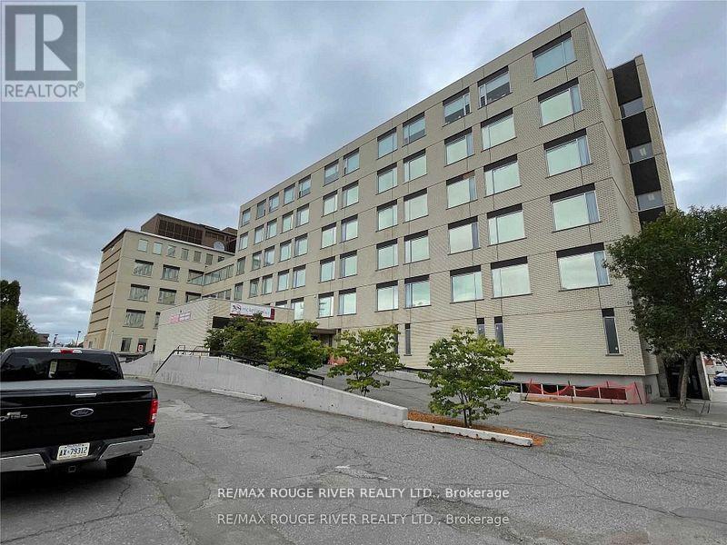 325 Archibald Street S, Thunder Bay, Ontario P7E 1G6 - Photo 3 - X12739628