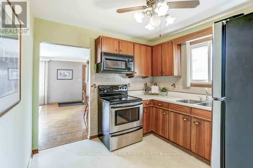 79 Fairview Road, Grimsby, Ontario  L3M 3L6 - Photo 11 - X12739708