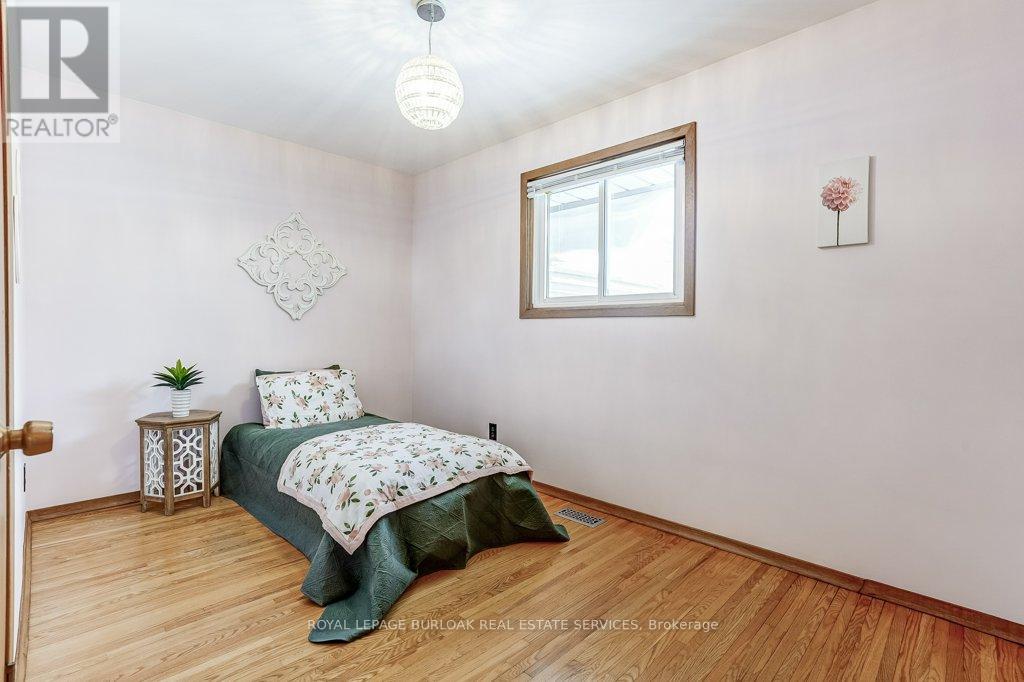 79 Fairview Road, Grimsby, Ontario  L3M 3L6 - Photo 14 - X12739708