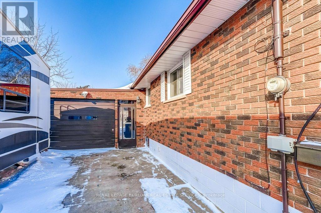 79 Fairview Road, Grimsby, Ontario  L3M 3L6 - Photo 4 - X12739708