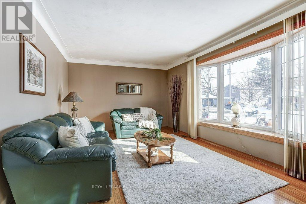 79 Fairview Road, Grimsby, Ontario  L3M 3L6 - Photo 6 - X12739708