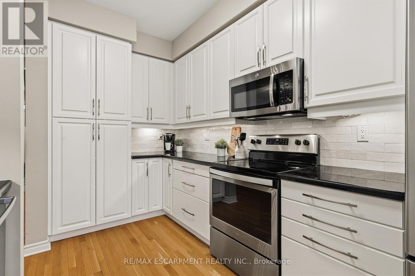 17 - 71 Sulphur Springs Road, Hamilton, Ontario  L9G 5C1 - Photo 20 - X12739772