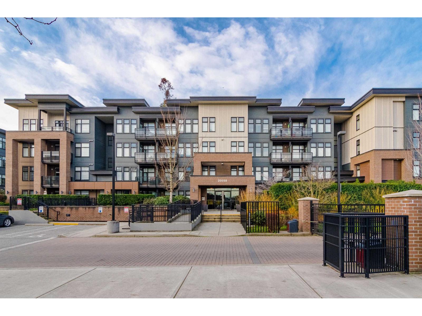 405 20058 Fraser Highway, Langley, British Columbia V3A 0E5 - Photo 2 - R3084191