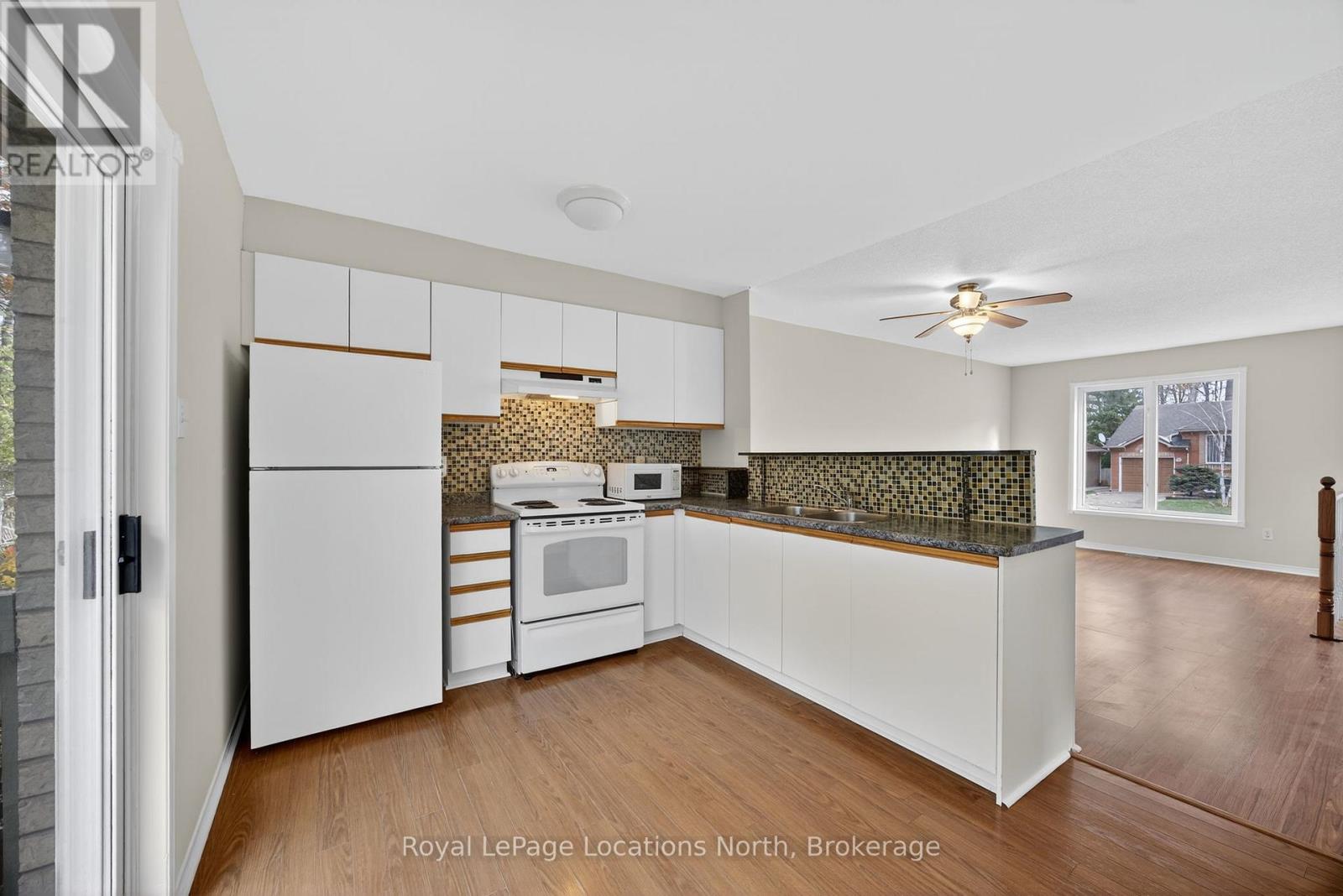 12 Brillinger Drive, Wasaga Beach, Ontario  L9Z 1L4 - Photo 10 - S12739840