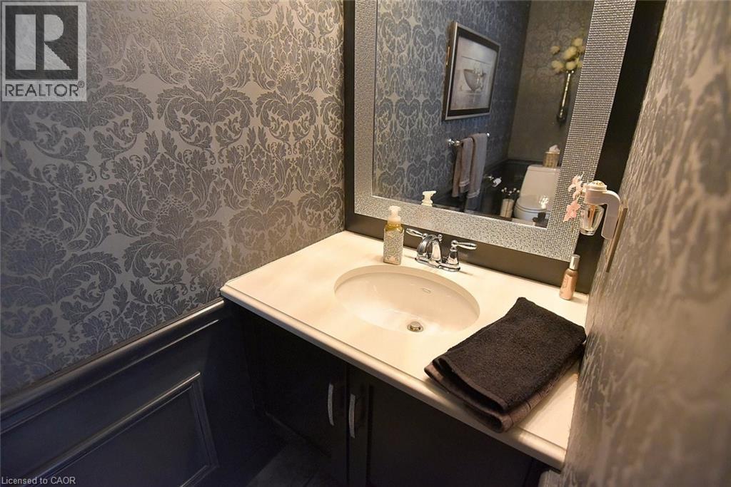 53 Redfern Avenue Unit# 29, Hamilton, Ontario  L9C 0E2 - Photo 26 - 40801629