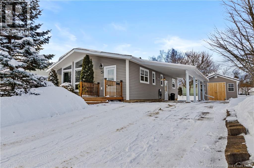 47 Rochester Street, Fredericton, New Brunswick  E3B 4T2 - Photo 1 - NB132843