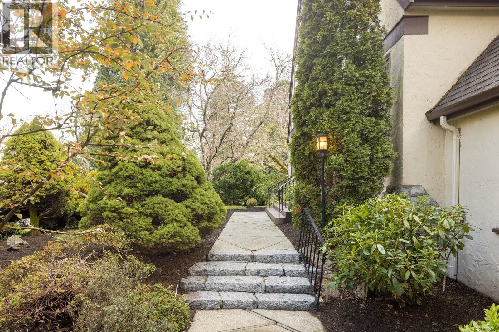 3400 Upper Terrace Rd, Oak Bay, British Columbia  V8R 6E6 - Photo 34 - 1023654