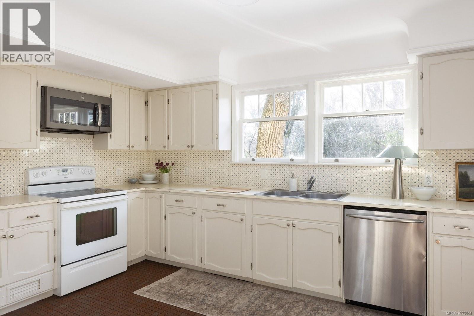 3400 Upper Terrace Rd, Oak Bay, British Columbia  V8R 6E6 - Photo 10 - 1023654