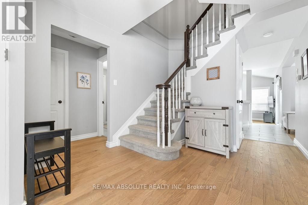 6145 Lariviere Crescent, Ottawa, Ontario  K1W 1C6 - Photo 4 - X12739900