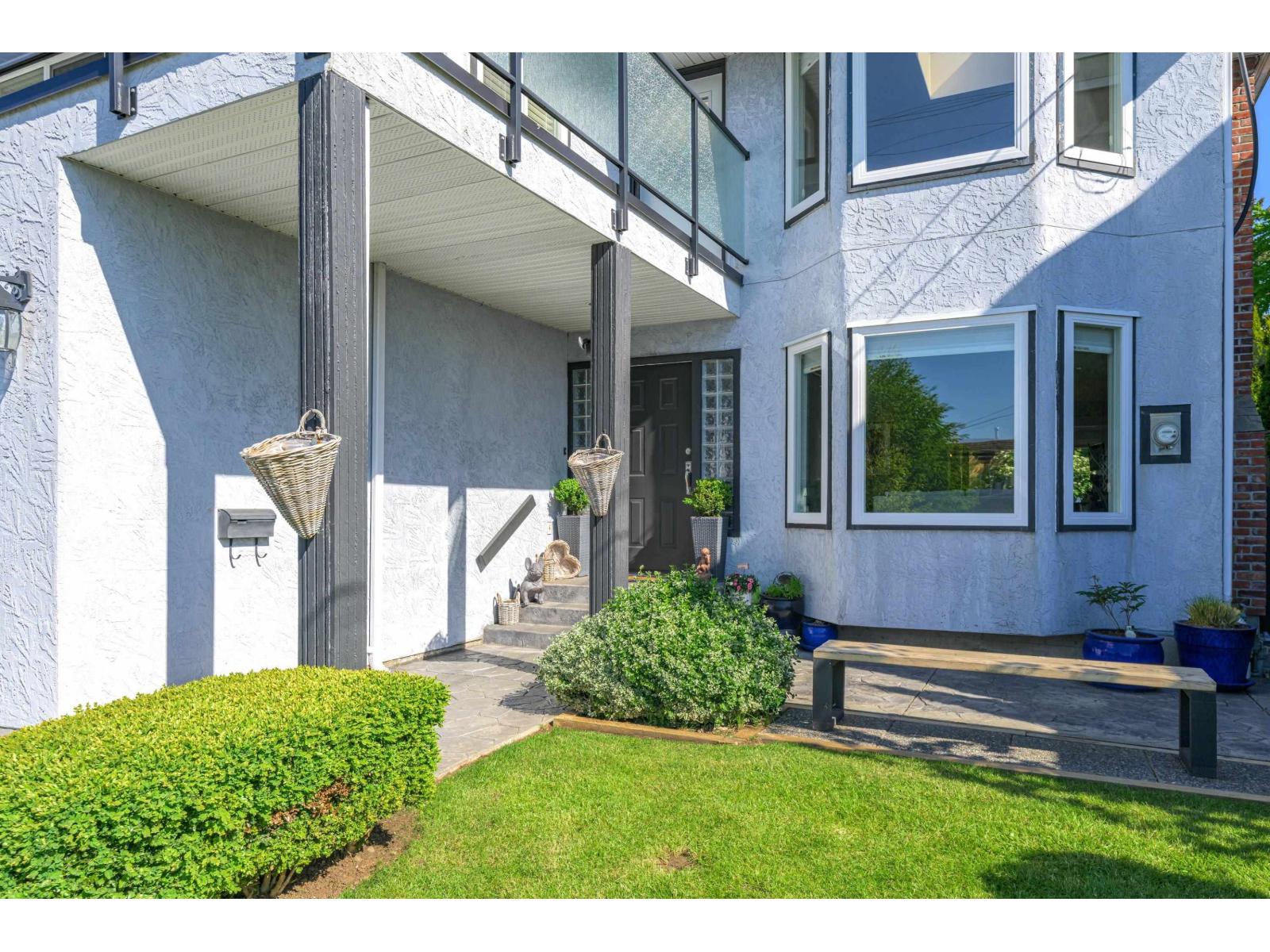 15627 Buena Vista Avenue, White Rock, British Columbia  V4B 1Z3 - Photo 2 - R3084595