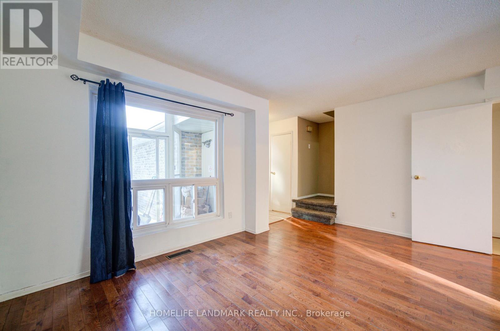 29 Moorehouse Drive, Toronto, Ontario  M1V 2E2 - Photo 6 - E12716066