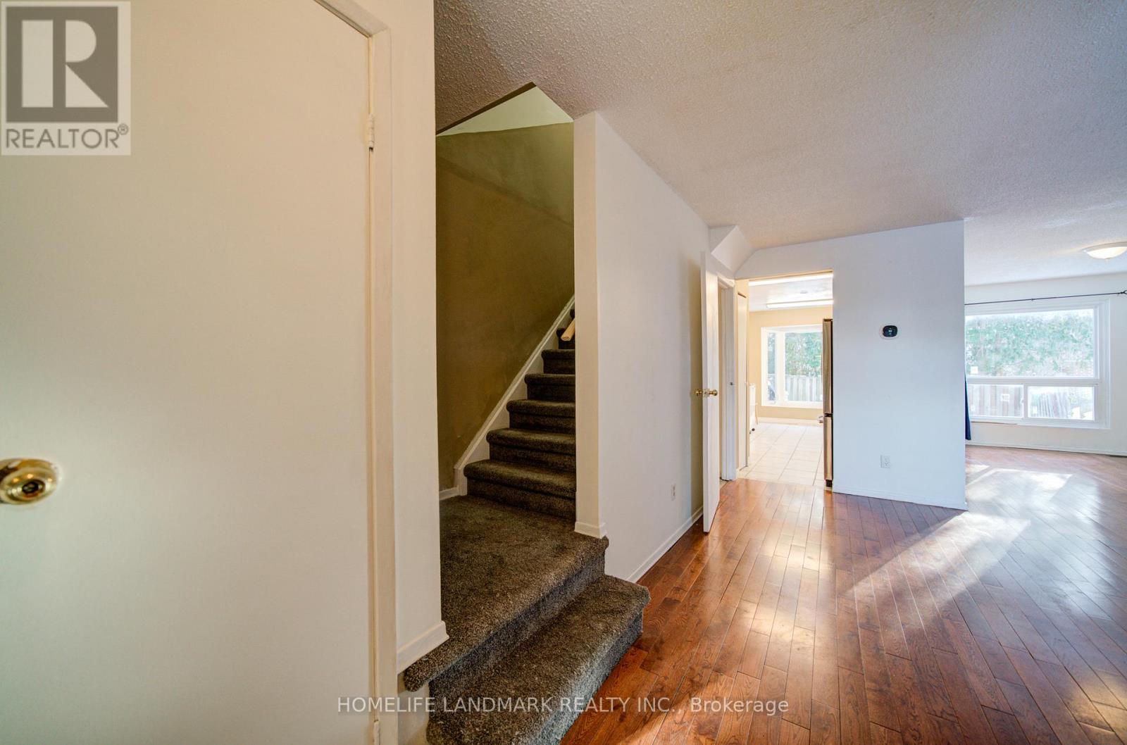 29 Moorehouse Drive, Toronto, Ontario  M1V 2E2 - Photo 7 - E12716066