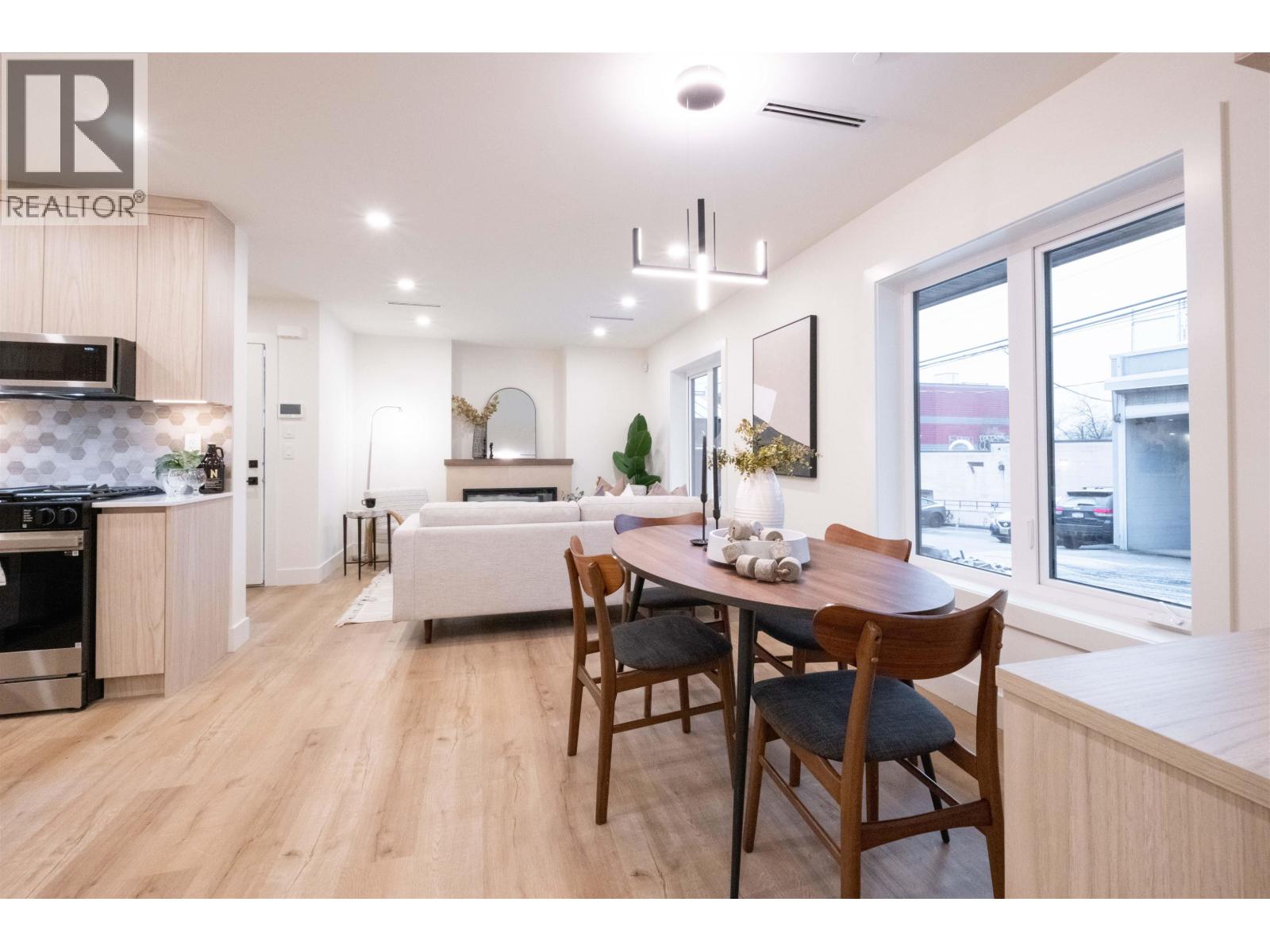 2665 E Pender Street, Vancouver, British Columbia  V5K 2B6 - Photo 2 - R3084594